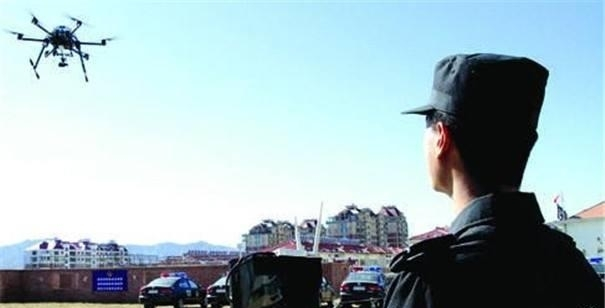 新型警用装备无人机助力执法人员抓捕逃犯(图3) 新型警用装备无人机助力执法人员抓捕逃犯(图3)