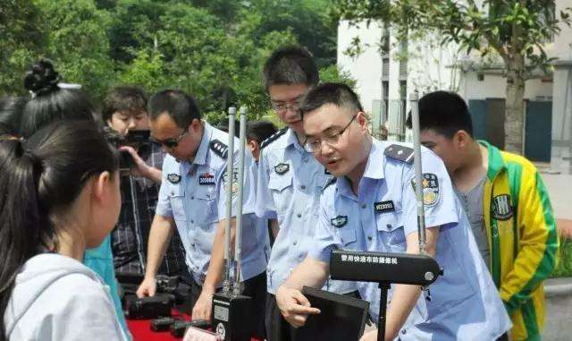单警对讲机日常如何维护的更好(图1) 单警对讲机日常如何维护的更好(图1)