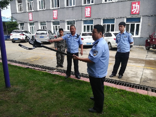 吉林大兴沟森林公安局巡警大队开展警用装备使(图1) 吉林大兴沟森林公安局巡警大队开展警用装备使(图1)
