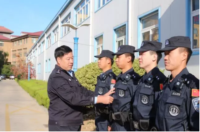 公安局为辅警配发单警装备、防刺服(图3) 公安局为辅警配发单警装备、防刺服(图3)